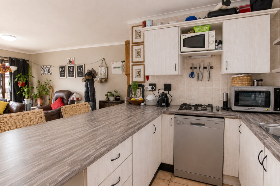 2 Bedroom Property for Sale in Sea Breeze Western Cape